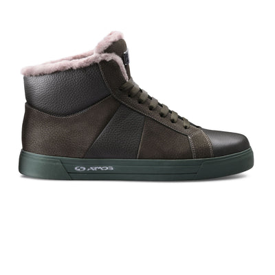 Insulated green leather boots