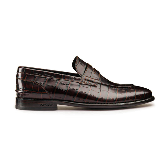Loafers with crocodile print