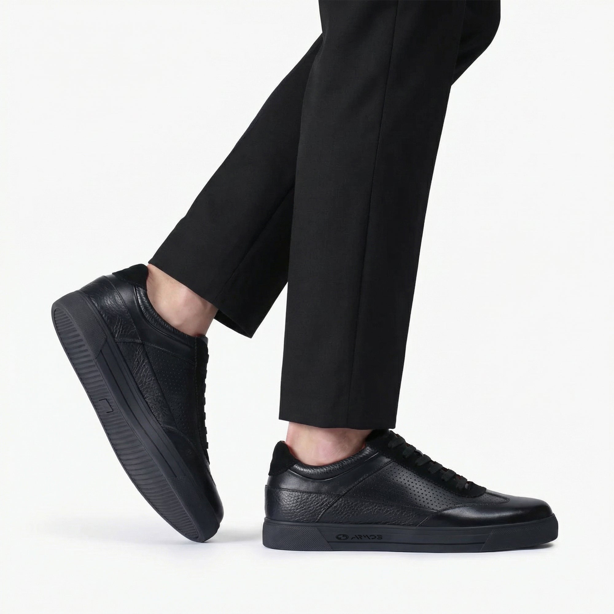 Men's Black Breathable Leather Sneaker