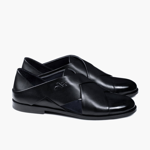 Men’s Black Closed-Toe Fisherman Sandal