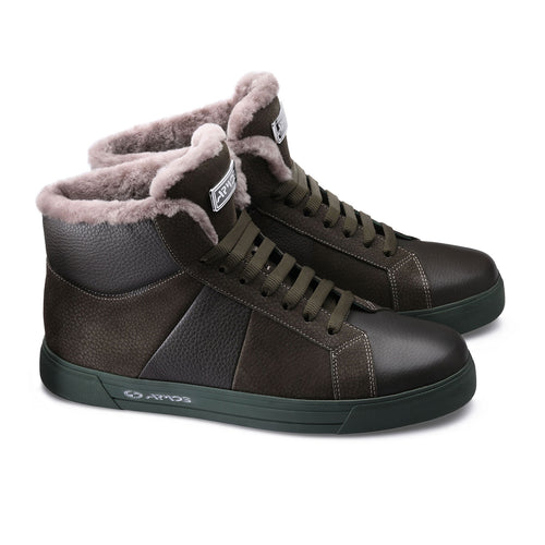 Insulated green leather boots