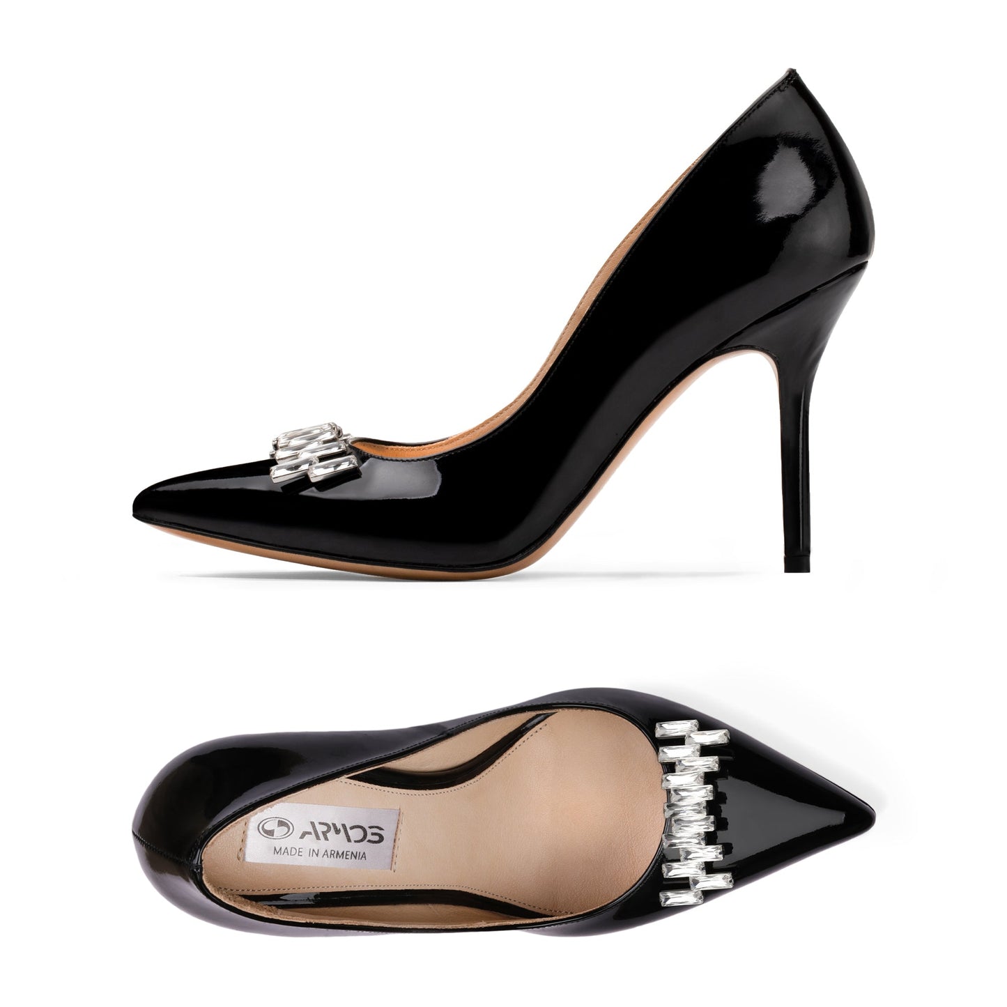 Black pumps with a brooch