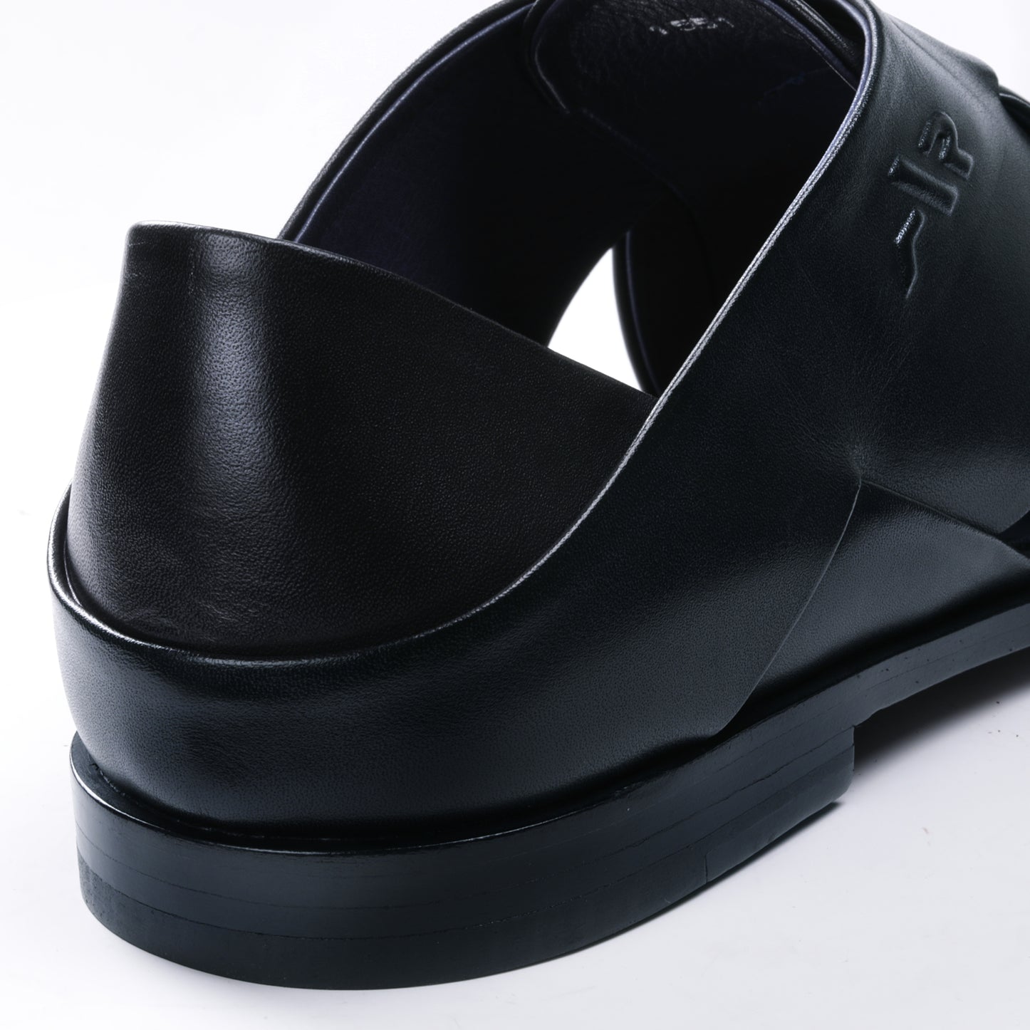 Men’s Black Closed-Toe Fisherman Sandal