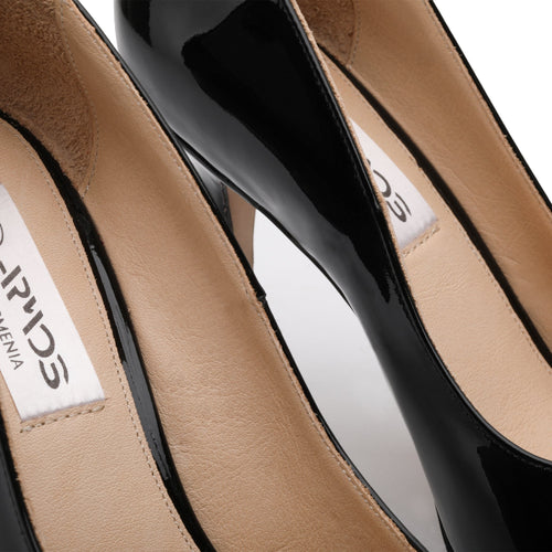 Women's Black Patent Pointed-Toe Pump
