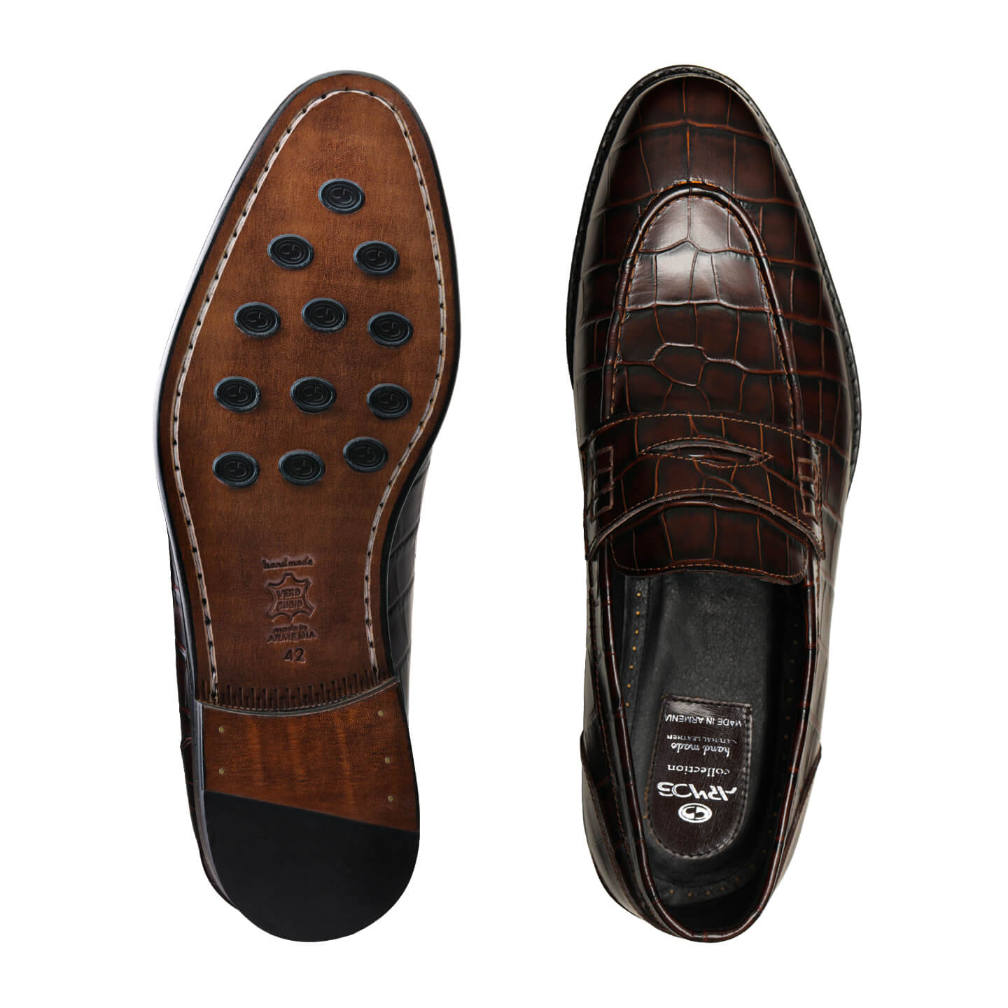 Loafers with crocodile print