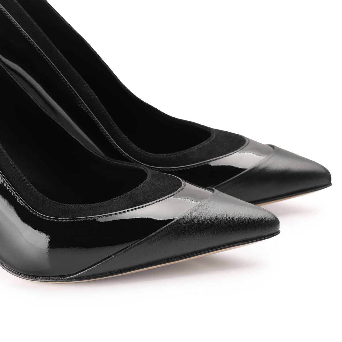 Women’s Black Pointed-Toe Leather Pump