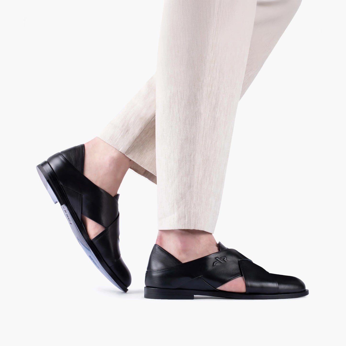 Men’s Black Closed-Toe Fisherman Sandal