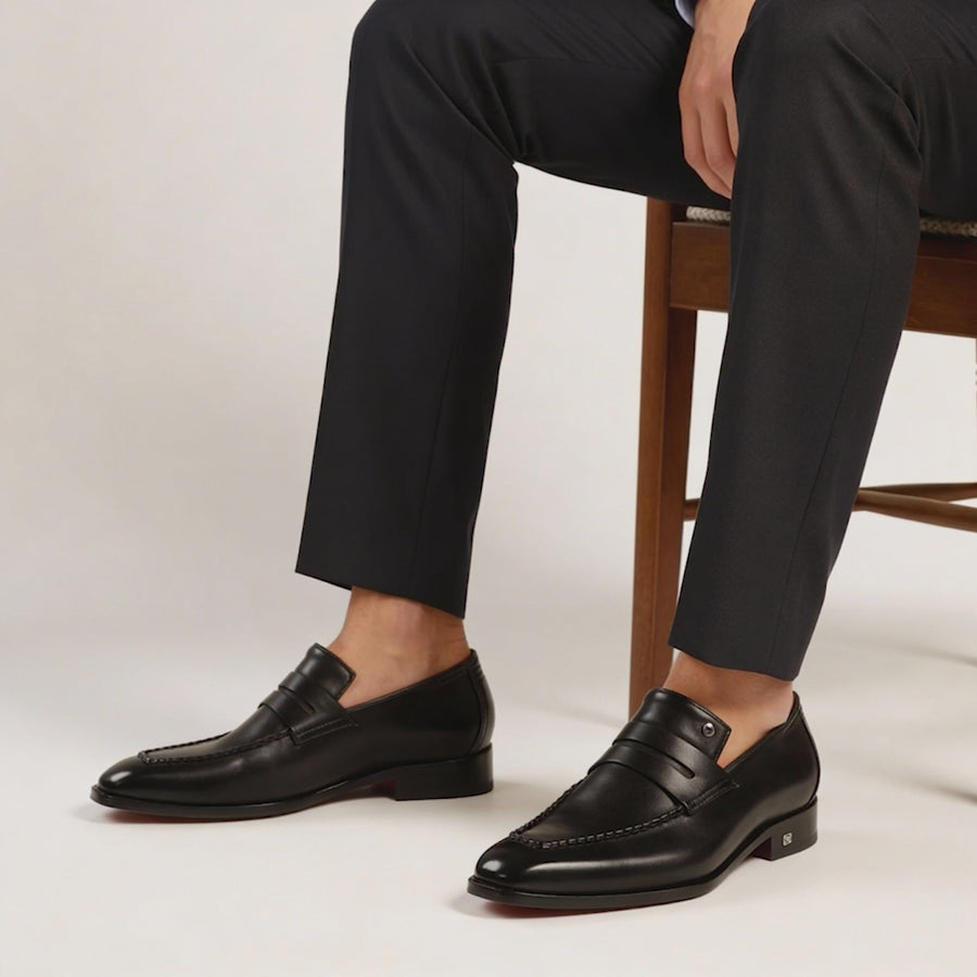 Men's Classic Black Leather Penny Loafer - video