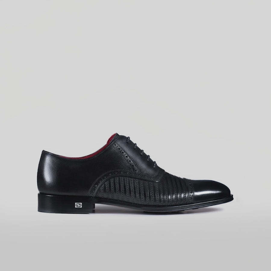 Men’s Black Textured Leather Brogue Oxford - video