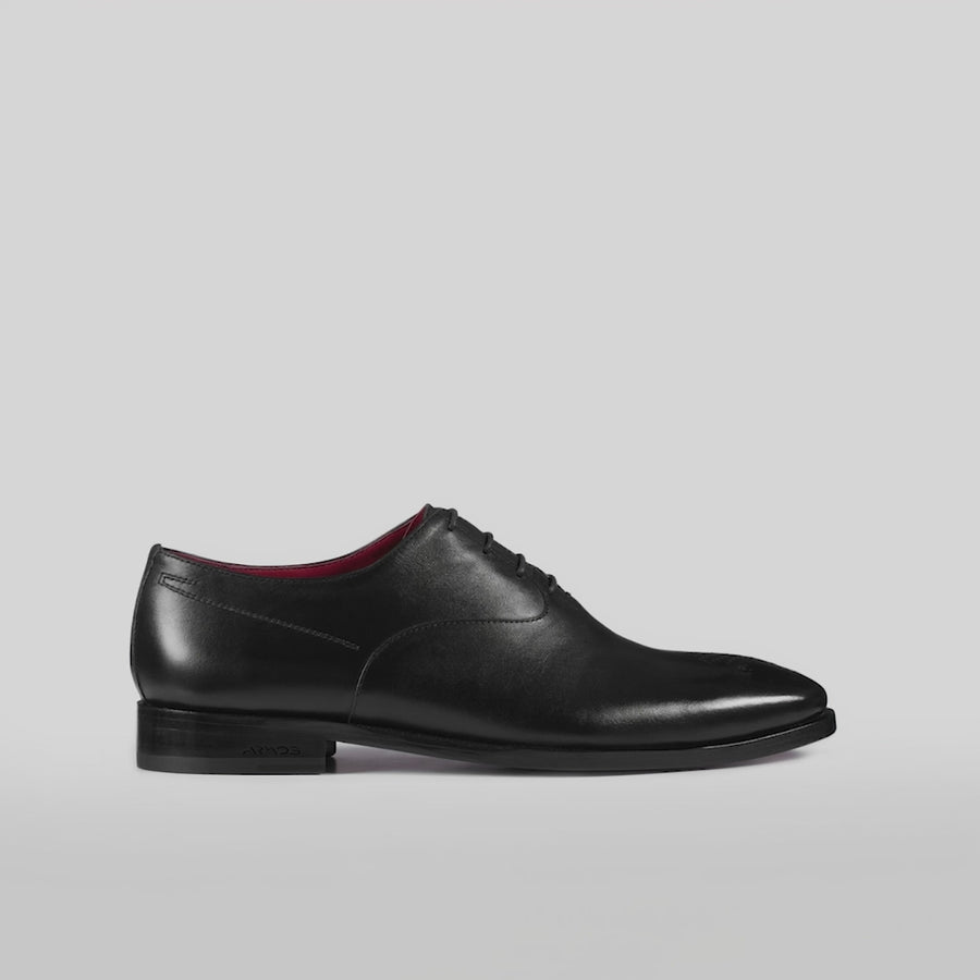 Men’s Black Leather Medallion Toe Oxford - video