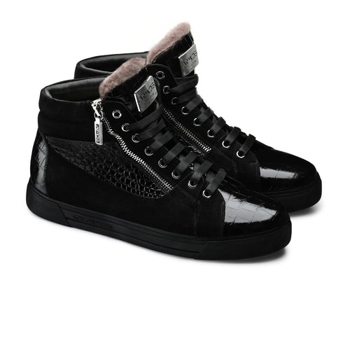 Black insulated sneakers