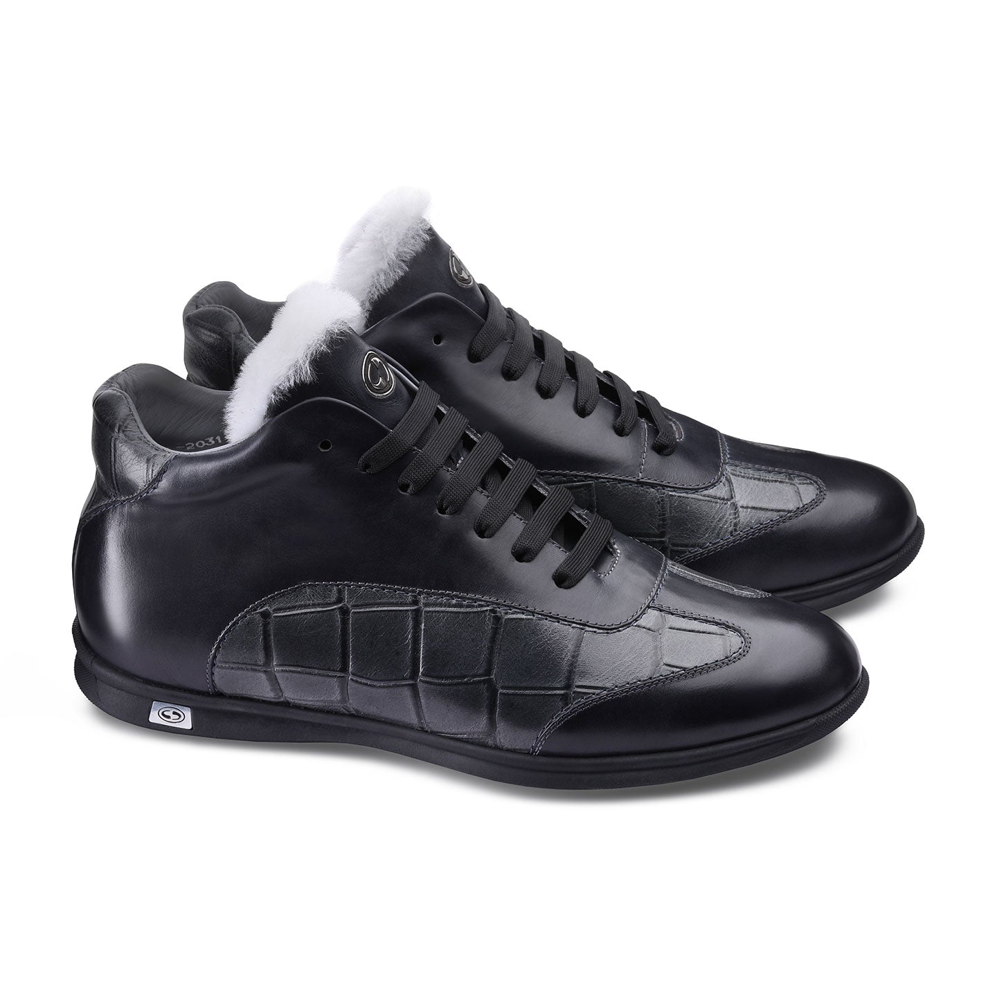 Insulated sneakers in shades of grey