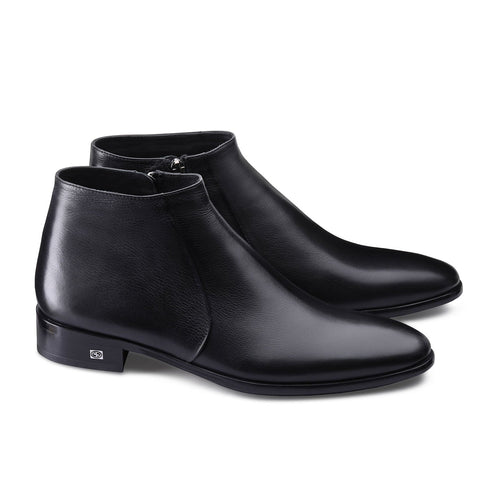 Insulated classic black boots