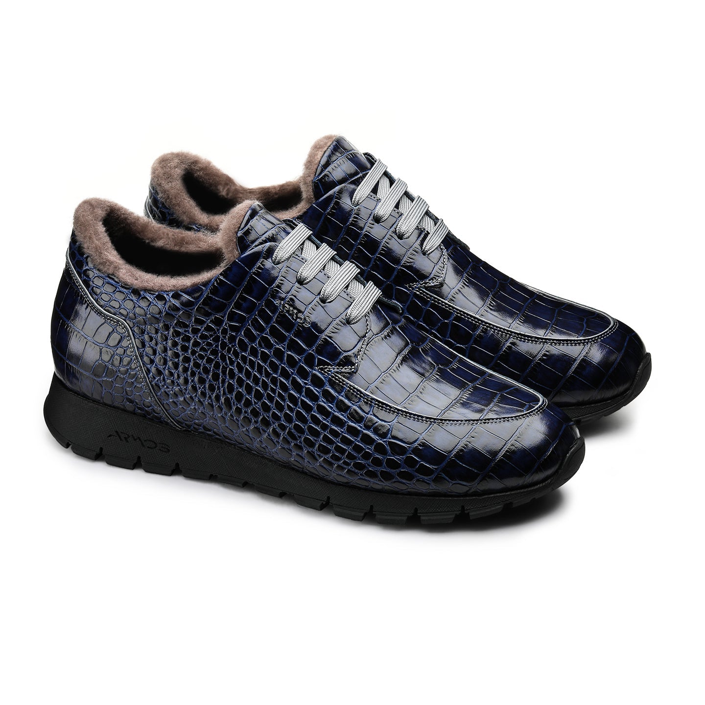 Dark blue insulated sneakers