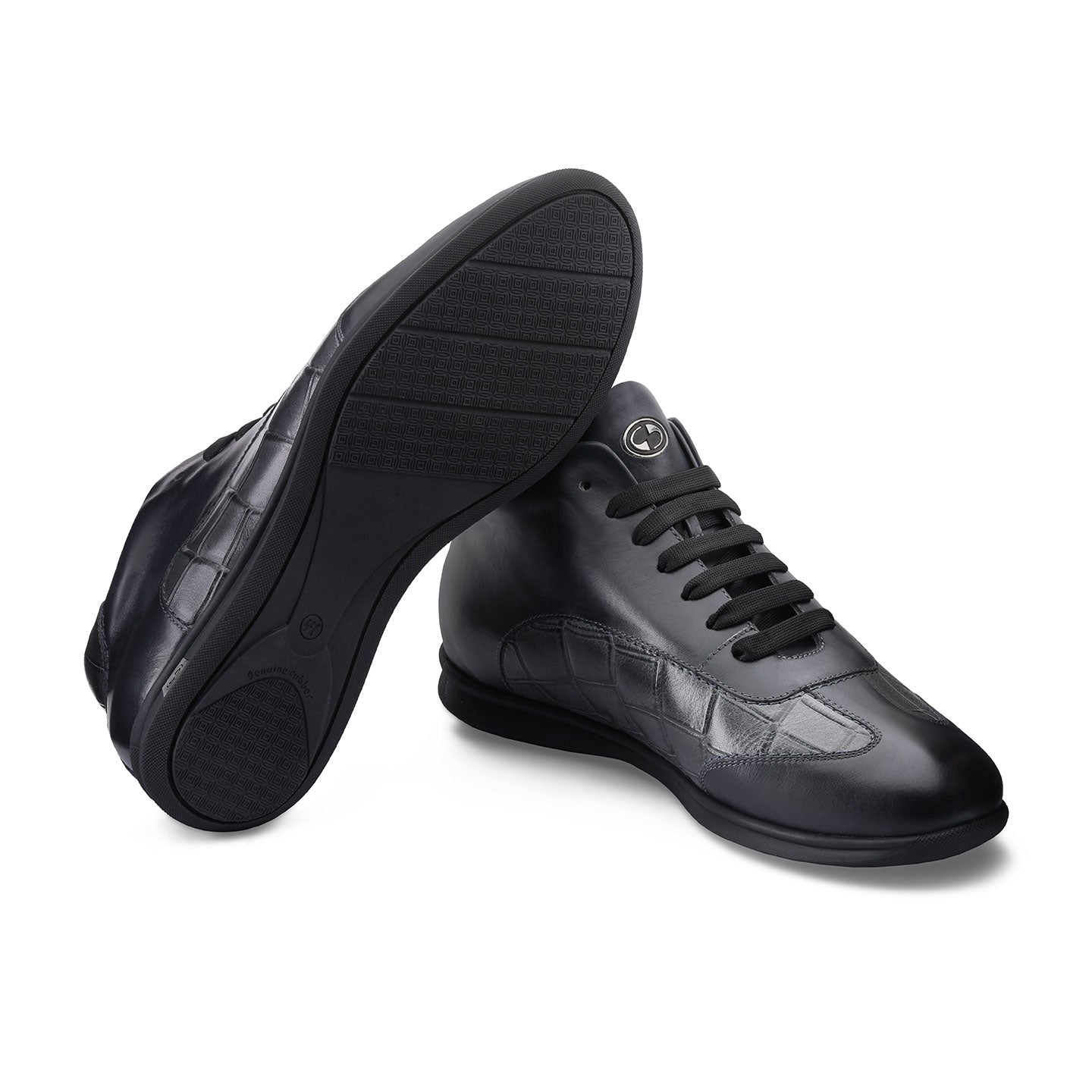 Insulated sneakers in shades of grey