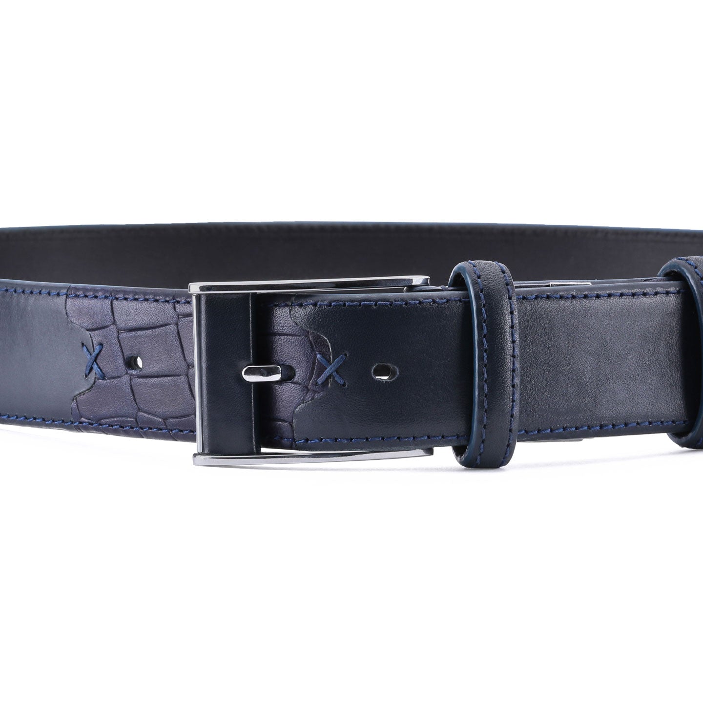 Belt with crocodile inserts