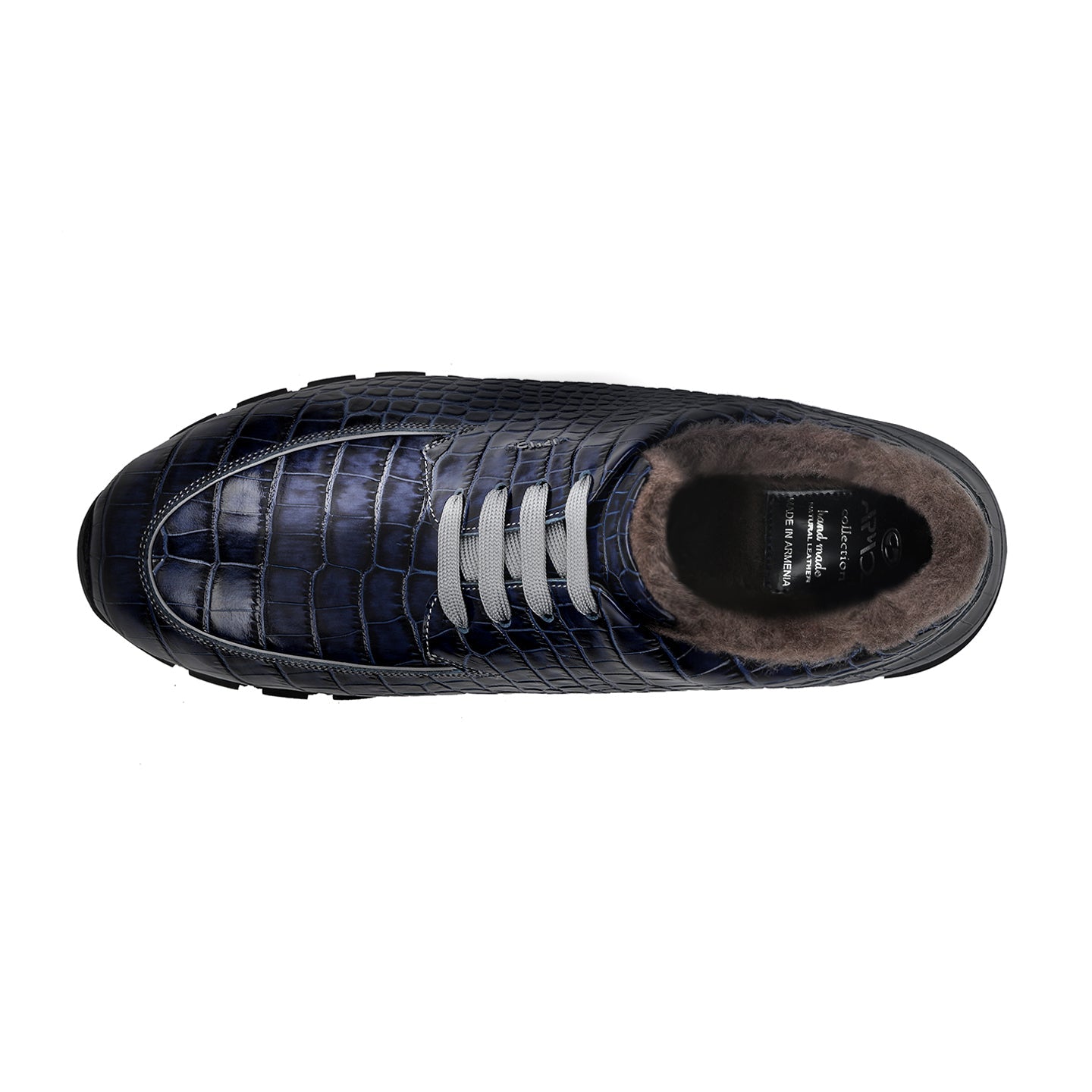 Dark blue insulated sneakers