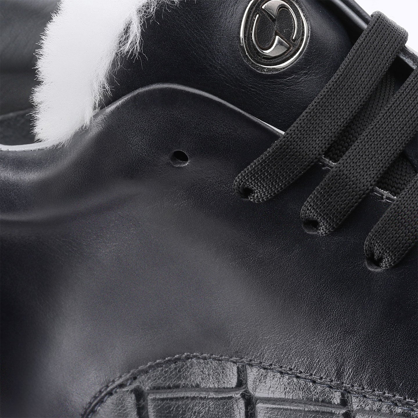 Insulated sneakers in shades of grey
